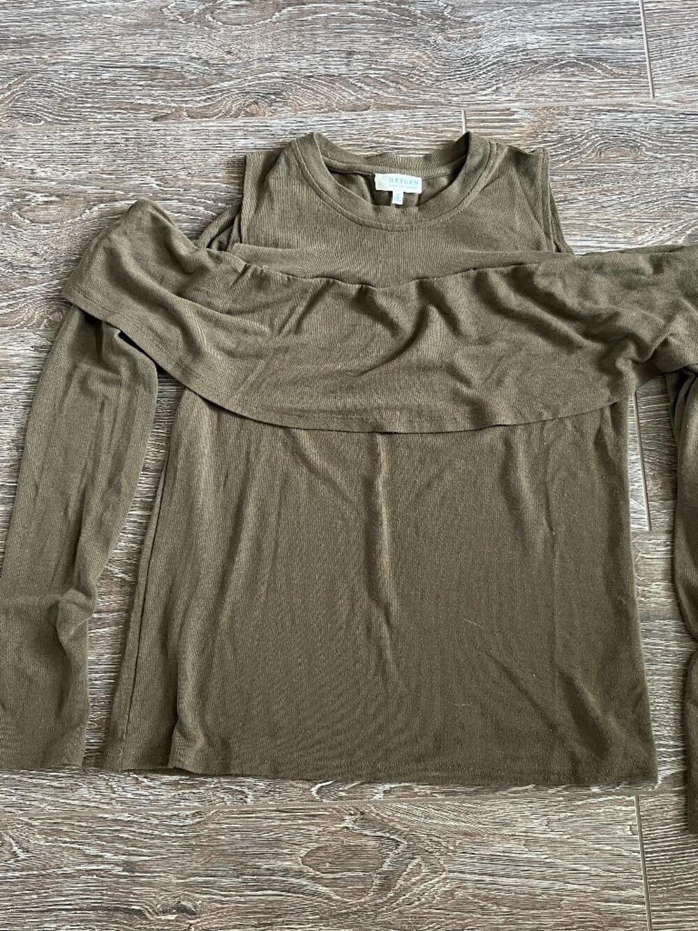 Hayden size M drape off shoulder top